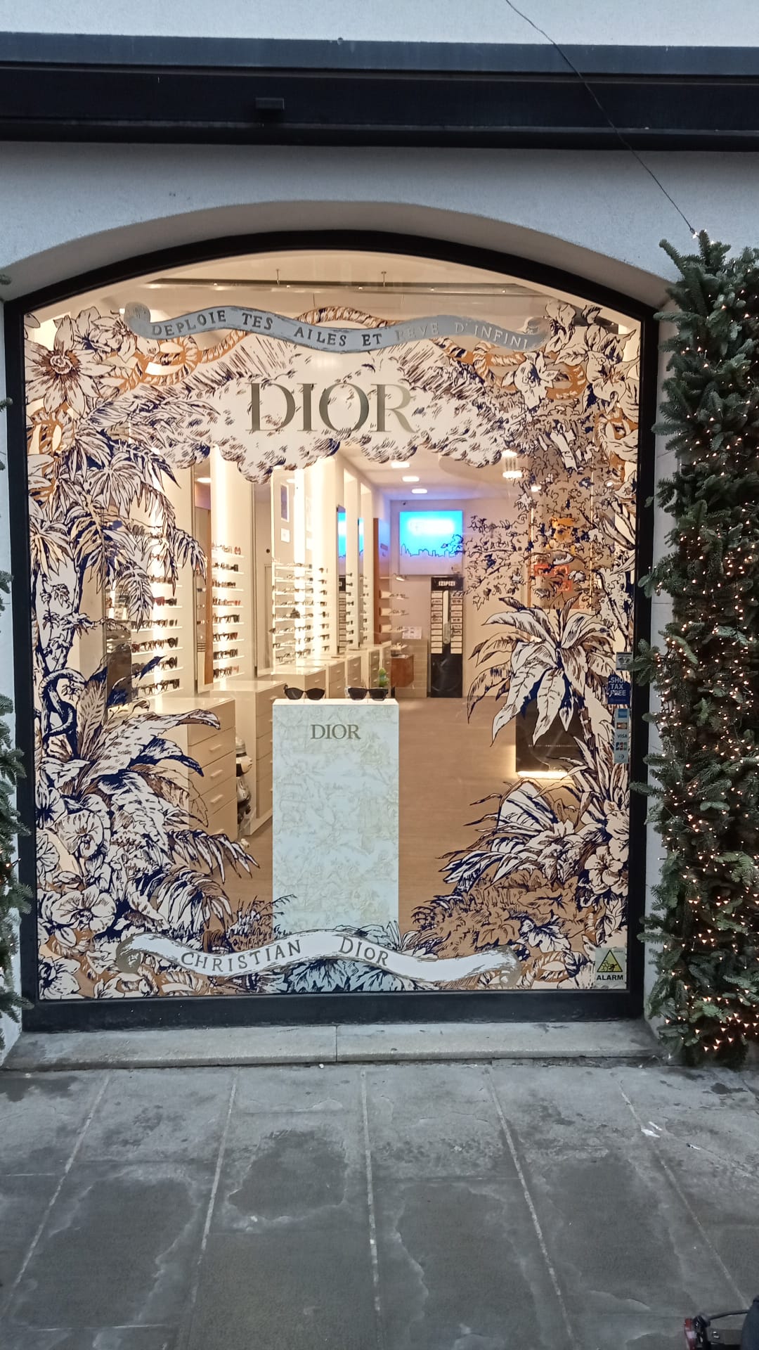 Vetrina Dior — boutique eyewear